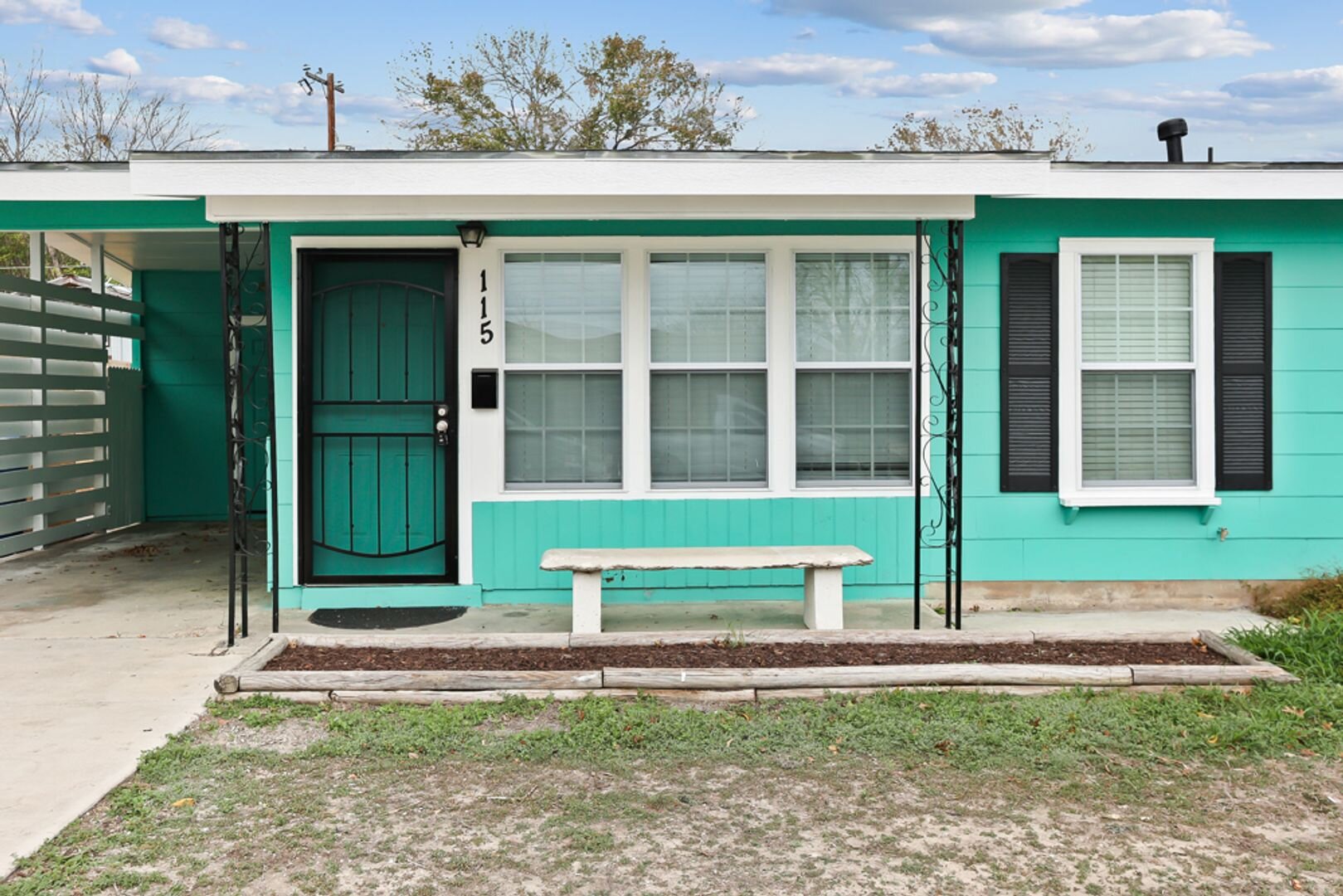 115 Harcourt San Antonio, TX 78223