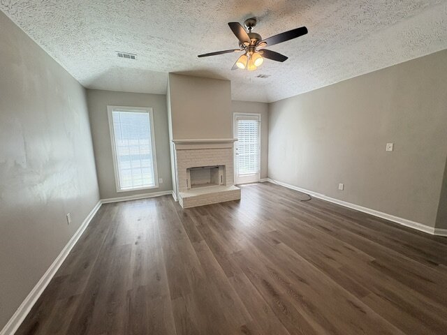 1000 Wehring Ln