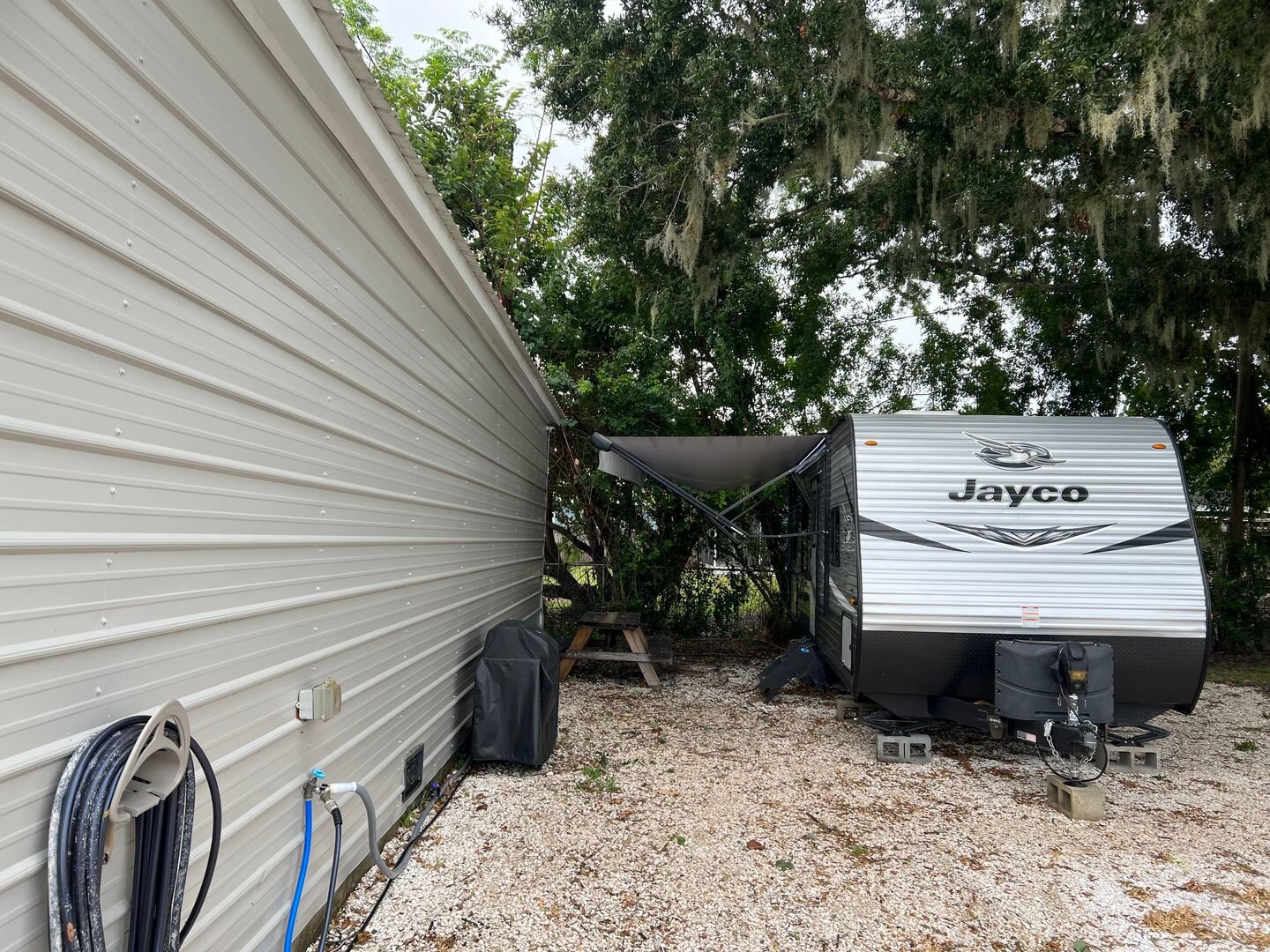 305 Linden Dr - Camper Ellenton, FL 34222