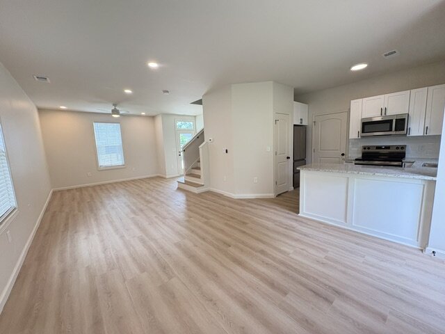 215 W Chappell