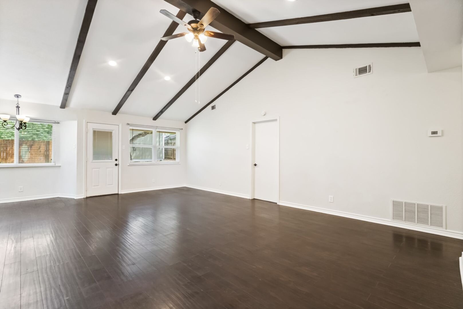 115 Da Gama Universal City, TX 78148