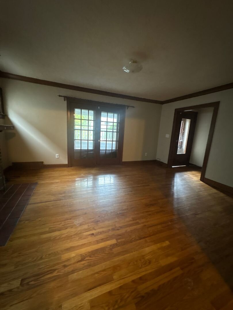 2179 Edgewood Dr. Up/Down - Unit Down Cleveland Heights, OH 44118