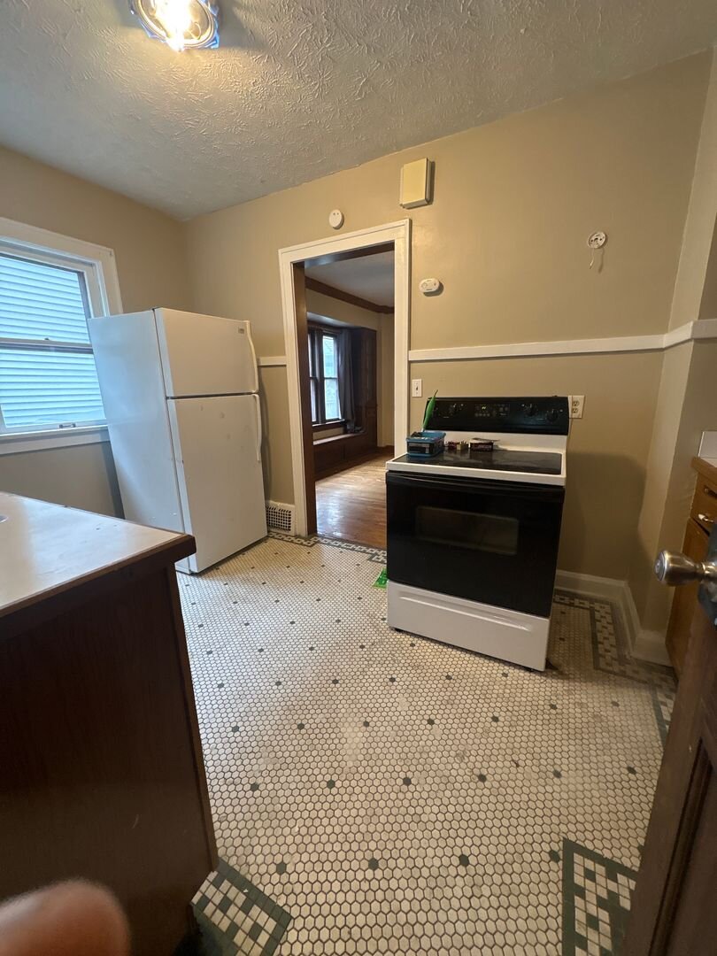 2179 Edgewood Dr. Up/Down - Unit Down Cleveland Heights, OH 44118