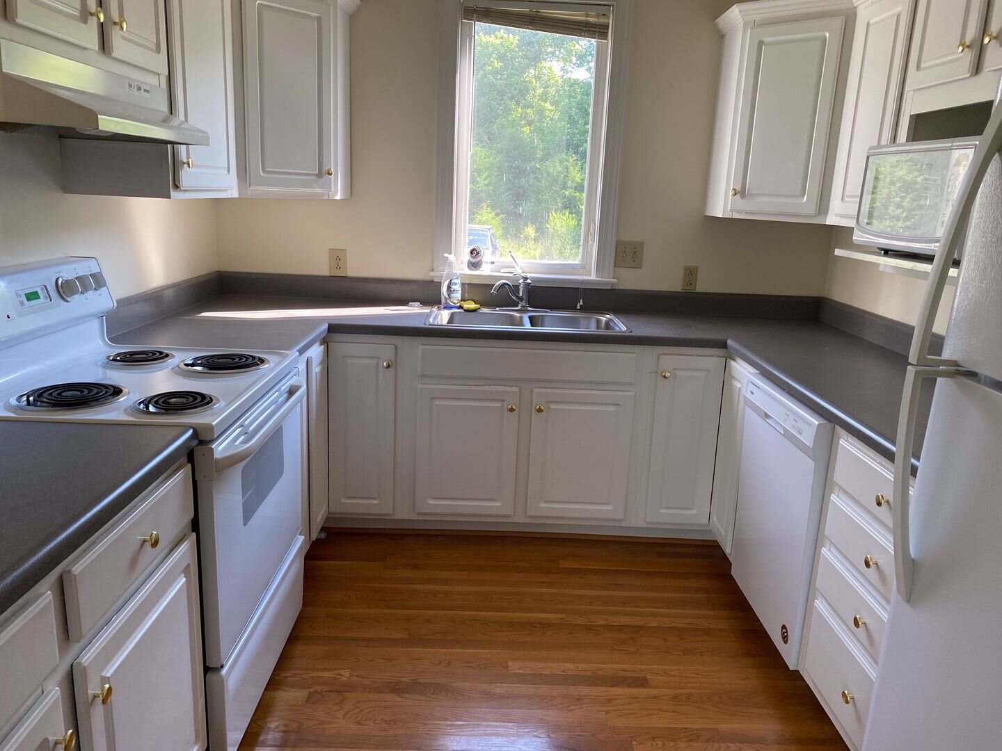 Spacious 2BR 2 Ba single level apartment