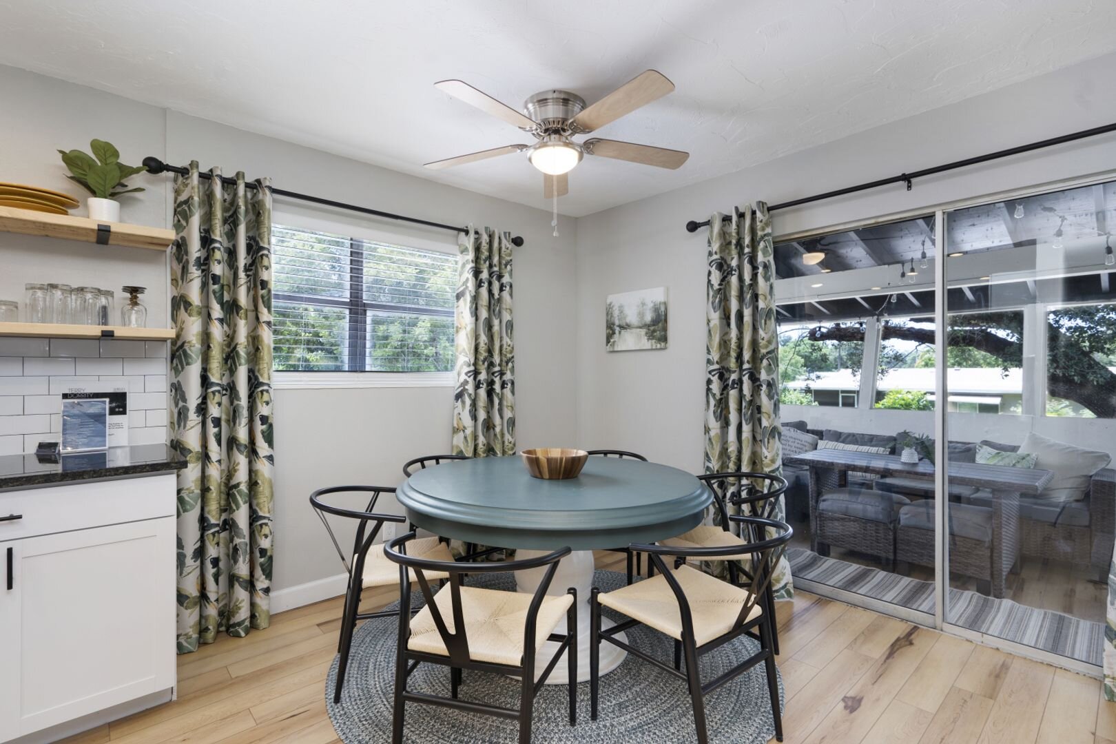 4705 Hollingsworth Ave - Upper Unit A 3 bed 2 bath Sarasota, FL 34233