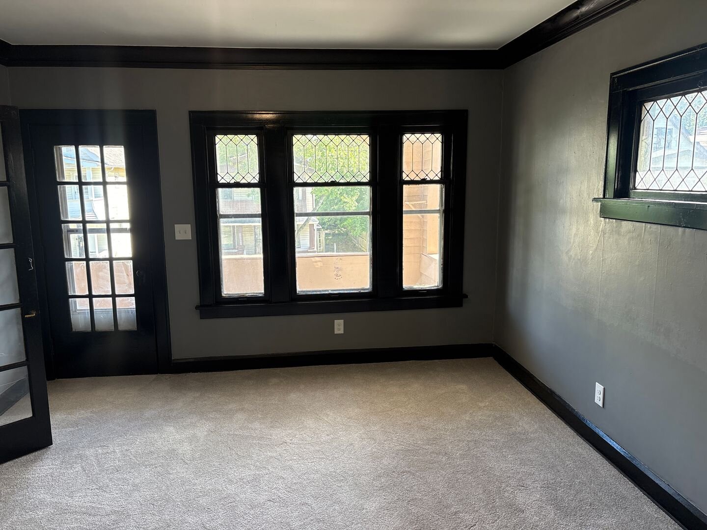 11909 Parkhill Avenue - Up Unit Cleveland, OH 44120