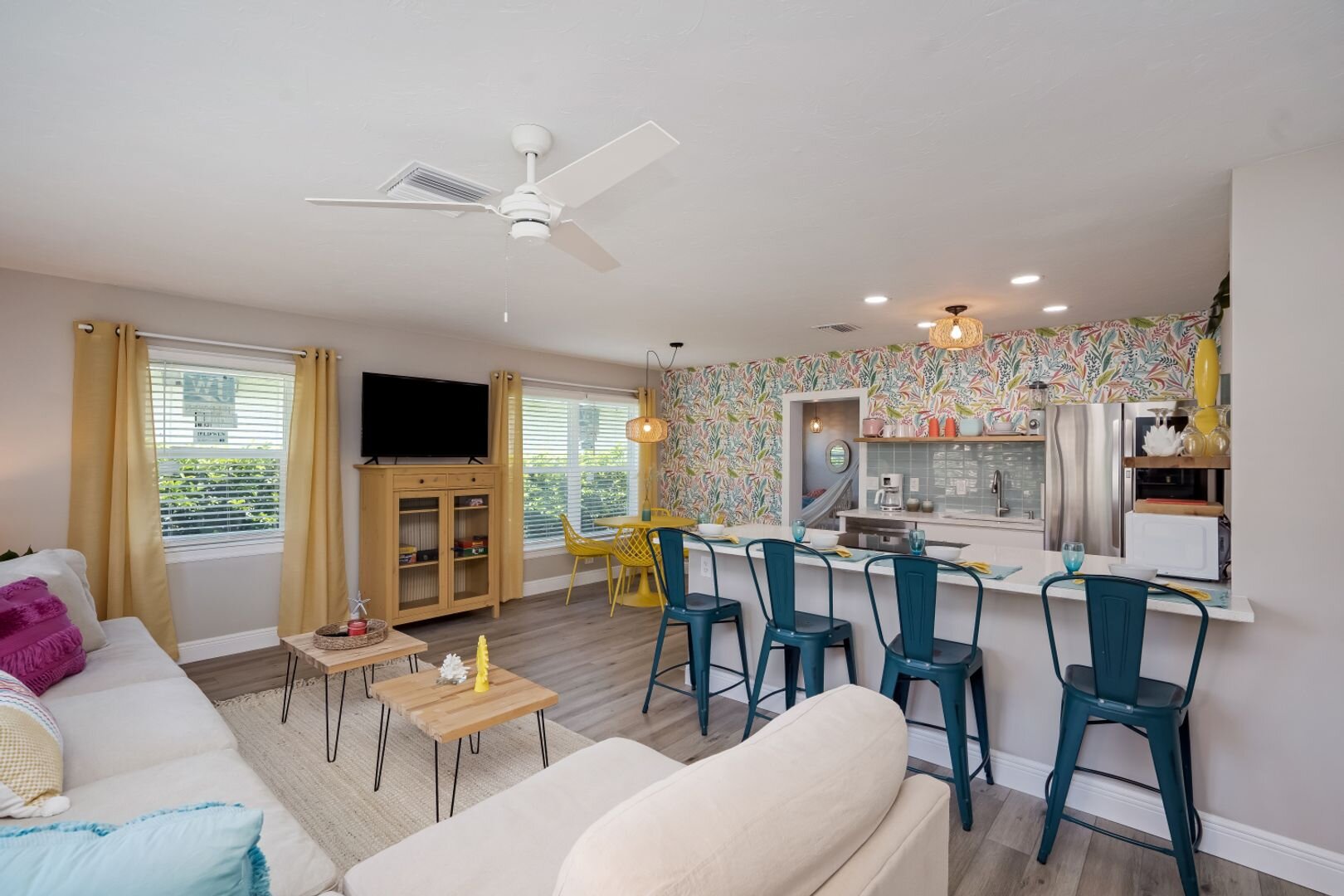 617 26th St W Bradenton, FL 34205