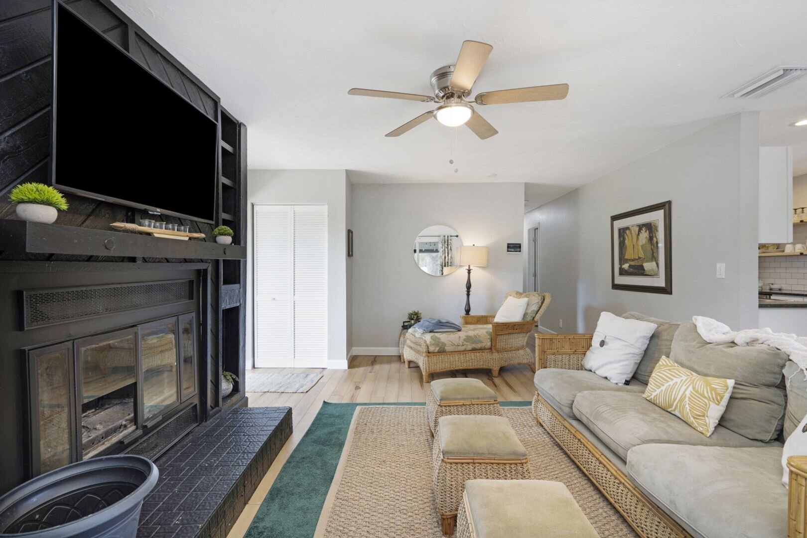 4705 Hollingsworth Ave - Upper Unit A 3 bed 2 bath Sarasota, FL 34233