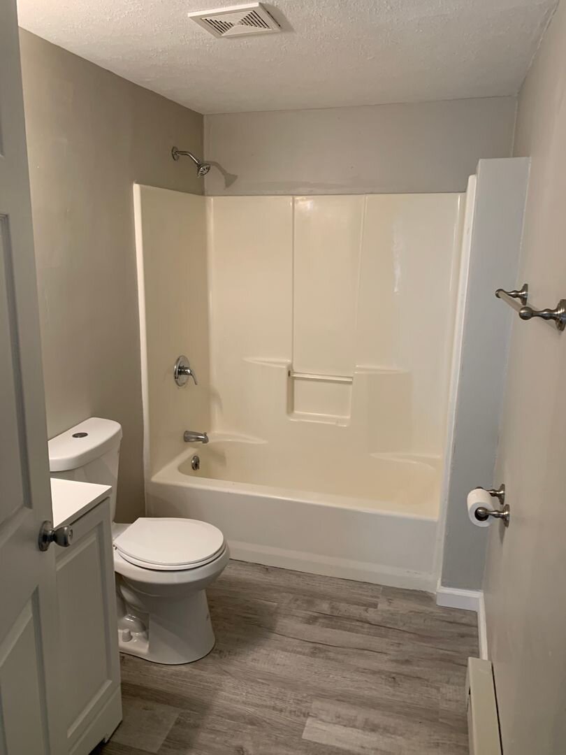 661 Washington Avenue - Down Lorain, OH 44052