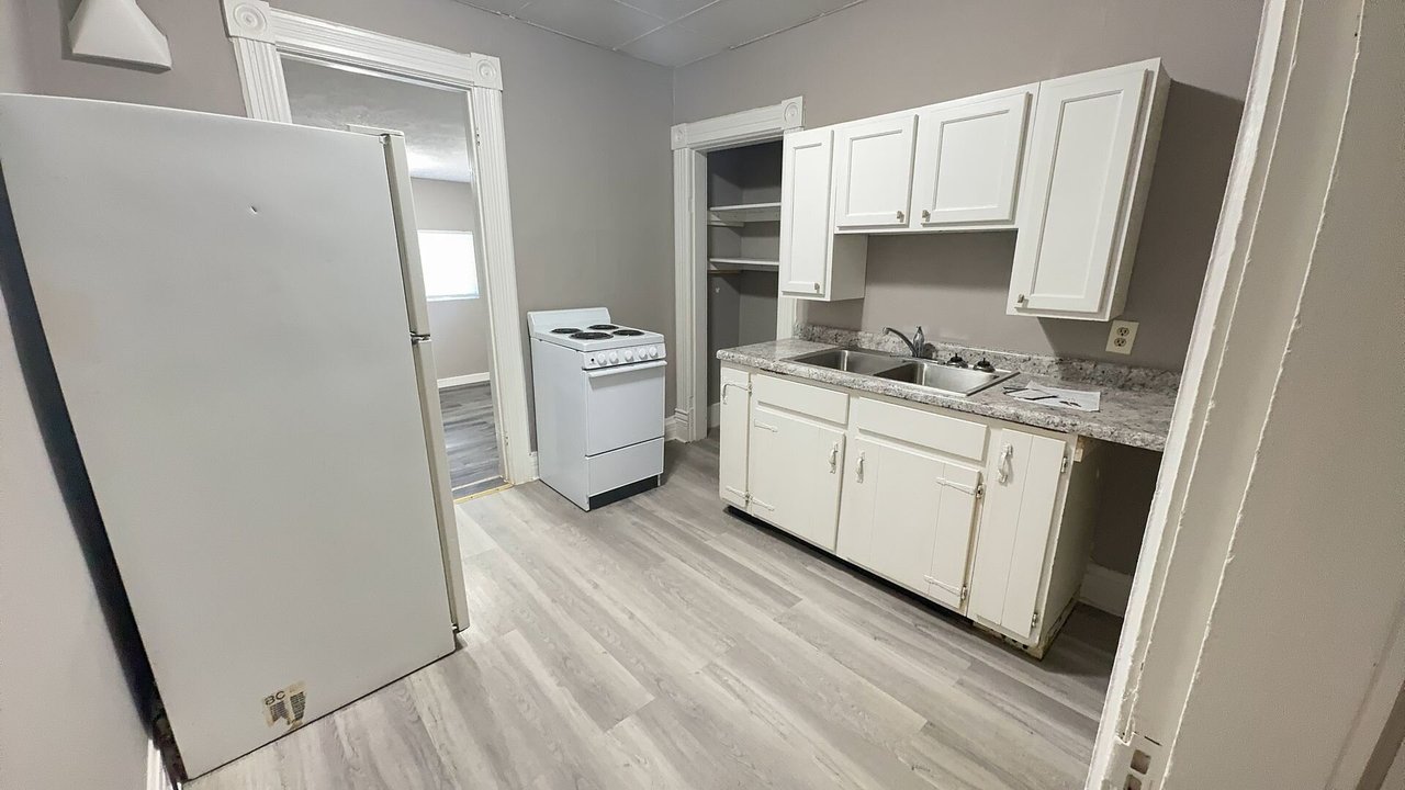 1700 B St - 1700 B St - 5 Lincoln, NE 68502