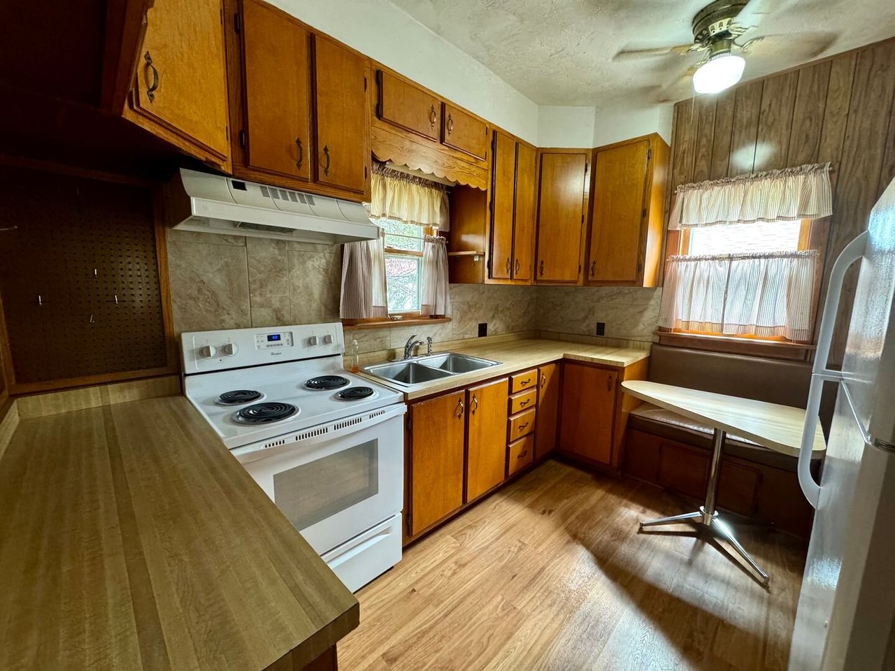 1430 S 33rd St Lincoln, NE 68506