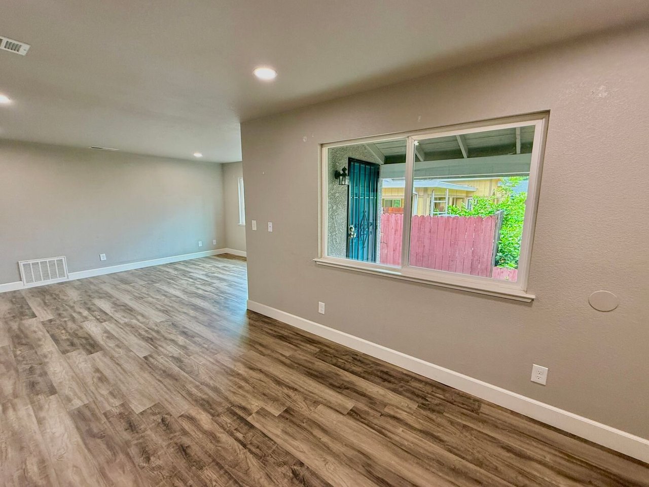 5028 Venuto Way Sacramento, CA 95841-2693