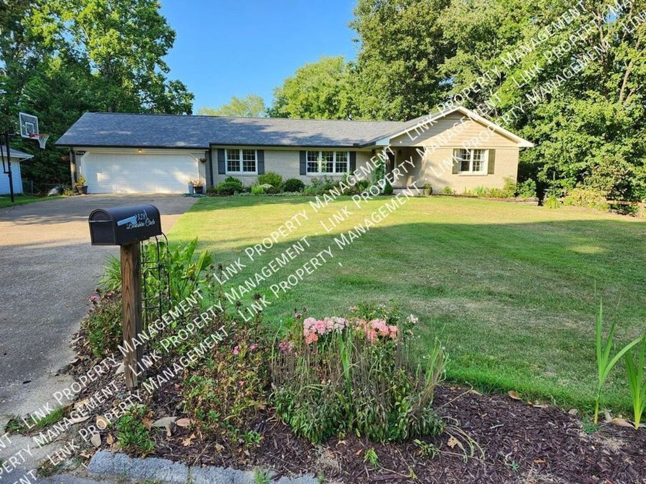 9328 Berkshire Cir Chattanooga, TN 37421
