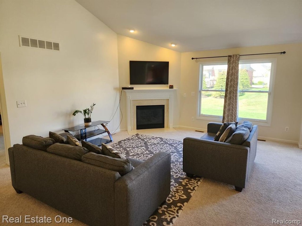 41568 Thoreau Ridge Novi, MI 48377