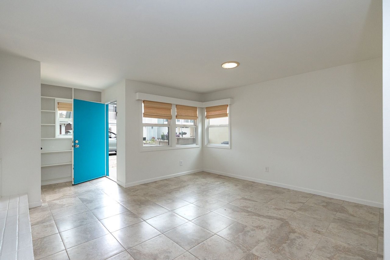 136 Oxnard Ave Oxnard, CA 93035