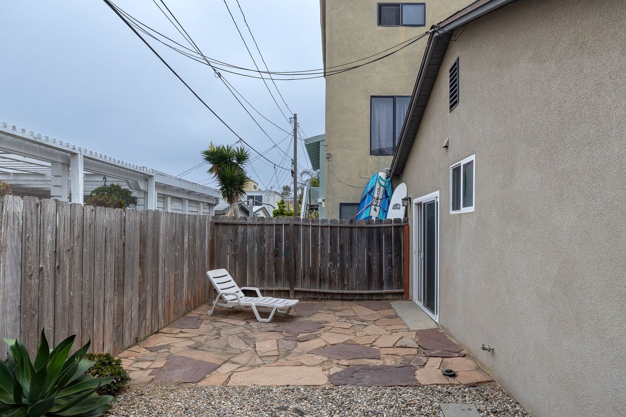 136 Oxnard Ave Oxnard, CA 93035