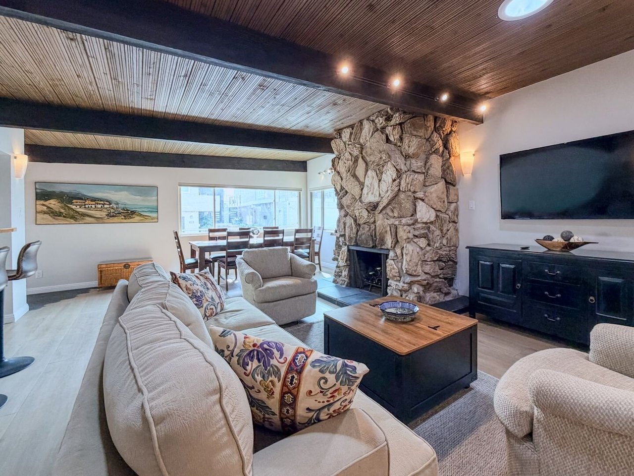 1327 Devon Ln Ventura, CA 93001