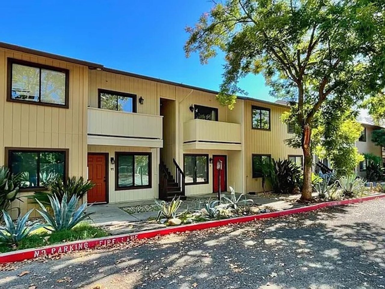 4835 Orange Grove Avenue - 01 Sacramento, CA 95841