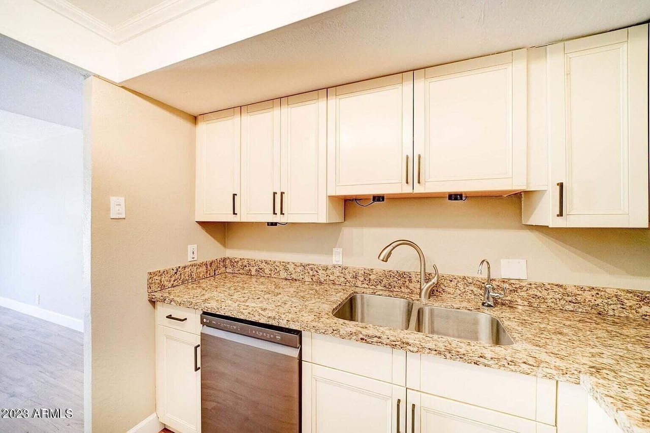 7920 E Camelback Rd #102, Scottsdale, AZ 85251