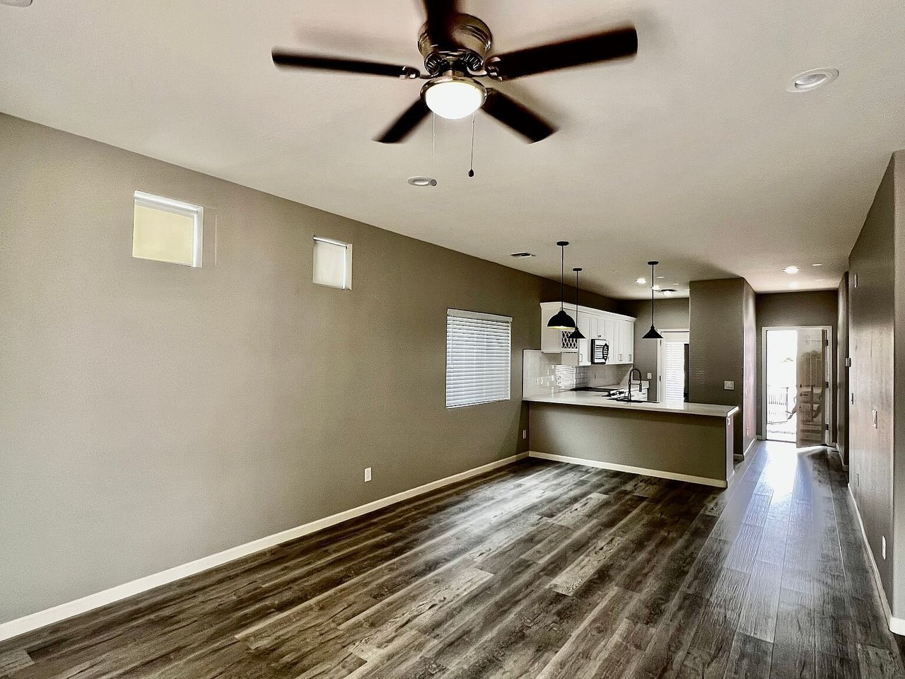 8017 S 6th Dr, Phoenix, AZ 85041