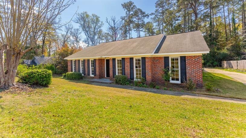 4924 Roxbury Dr