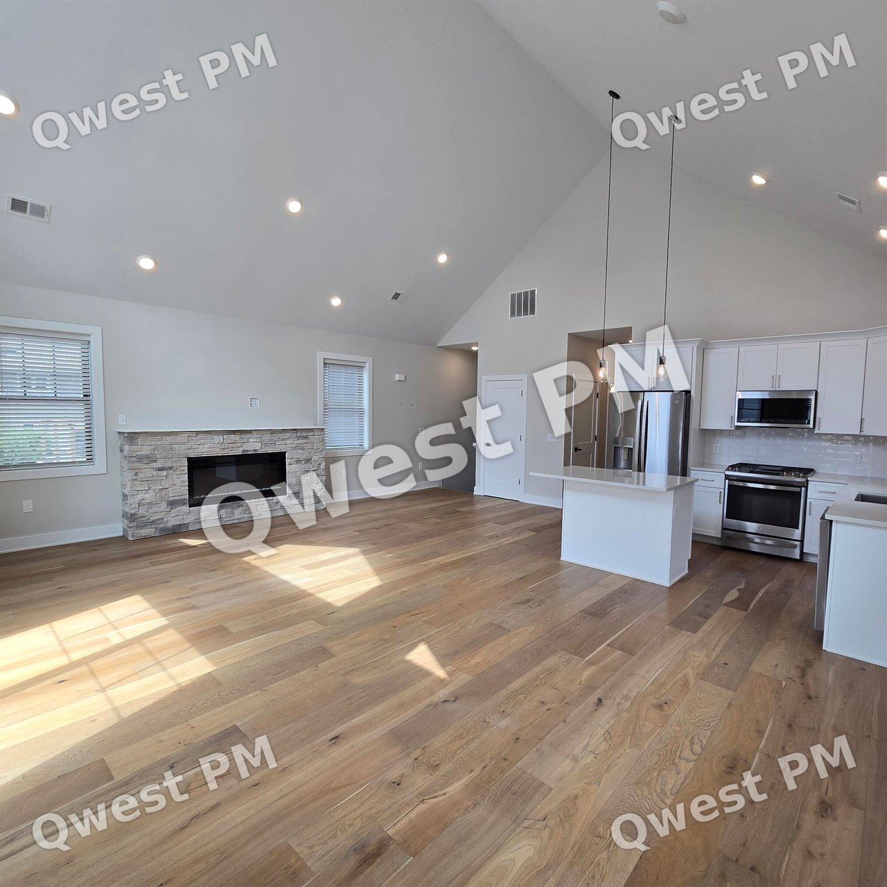 629 Fairview Ave NE 