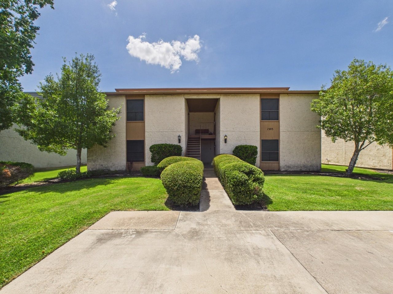1505 D Oakdale