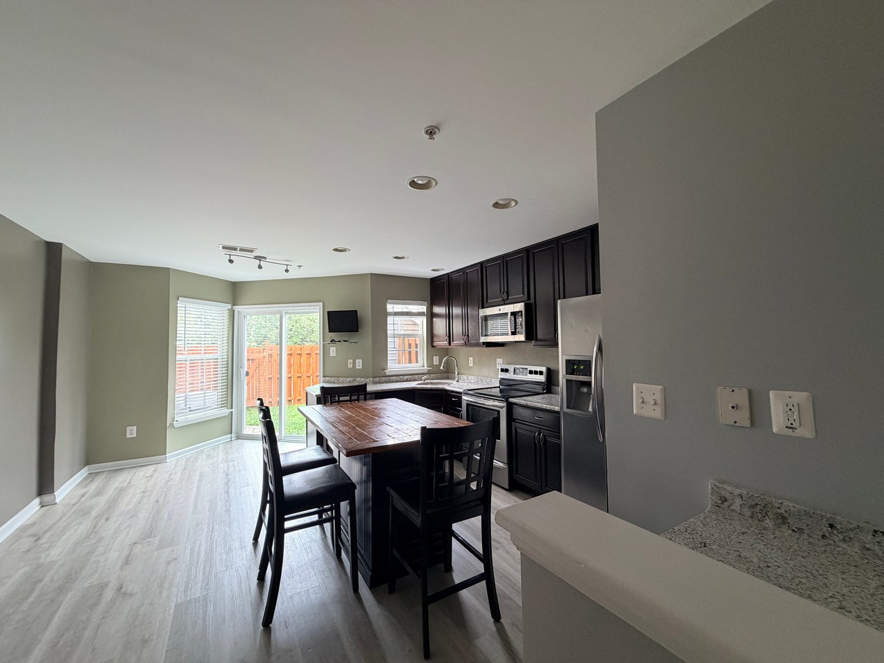 605 Tivoli Rd