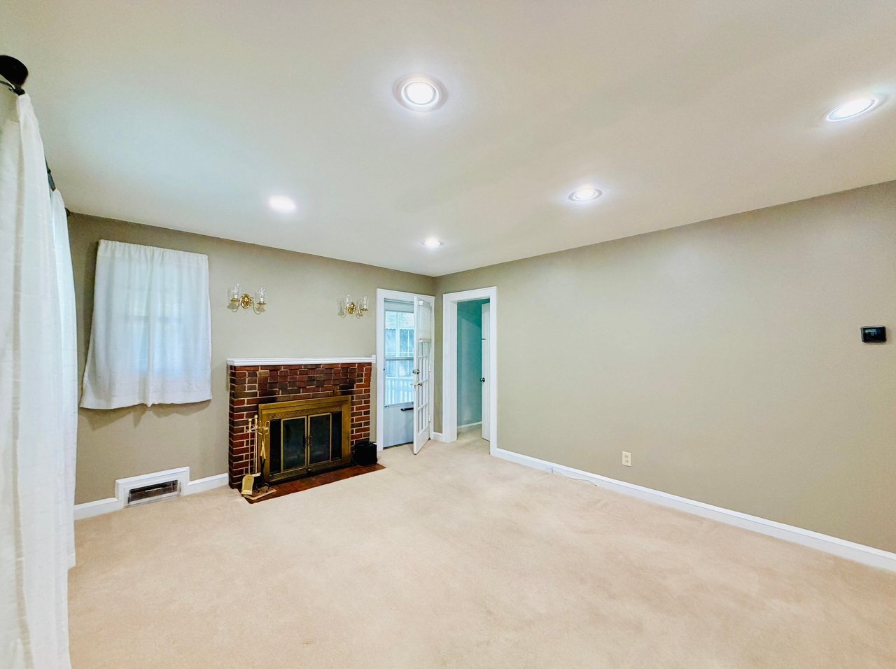 907 Heron Drive