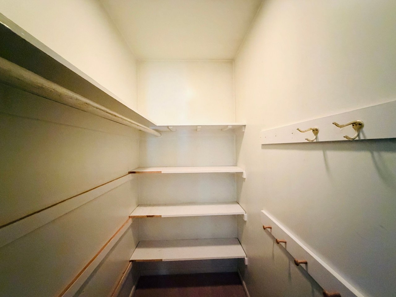 907 Heron Drive