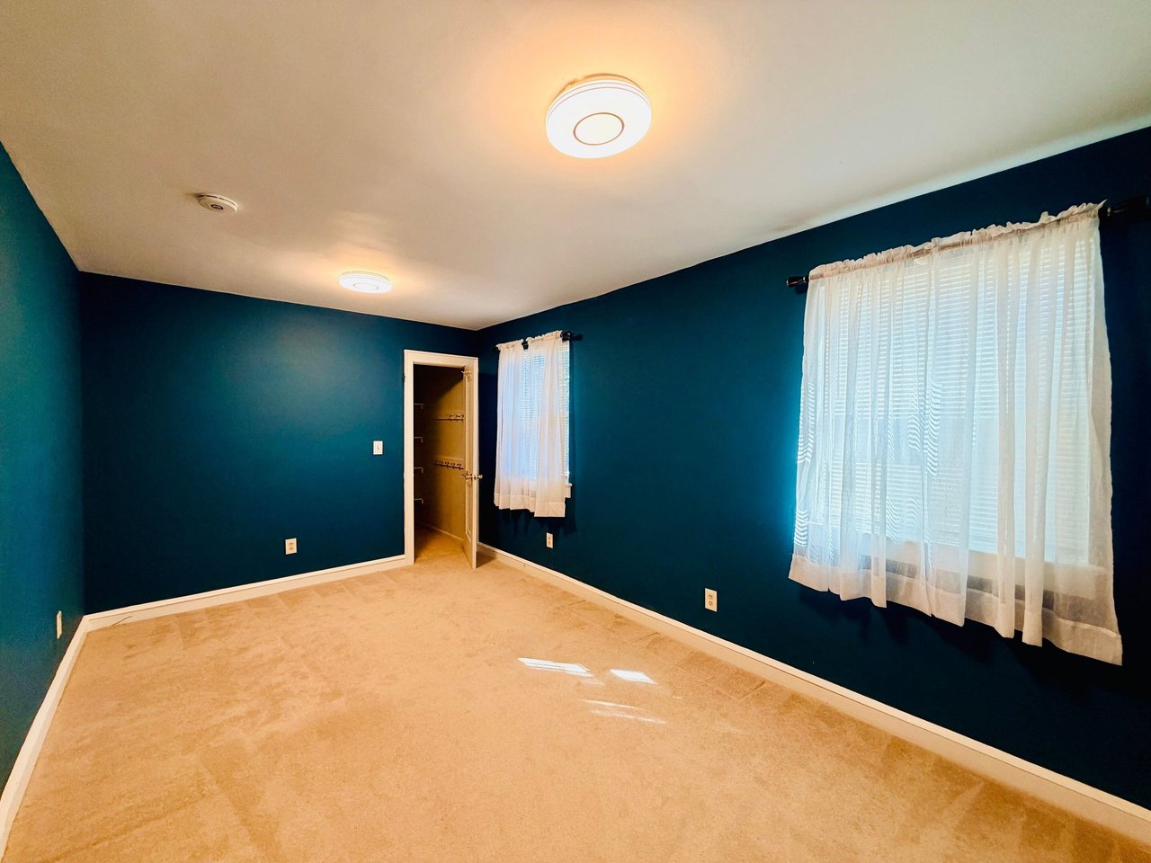 907 Heron Drive