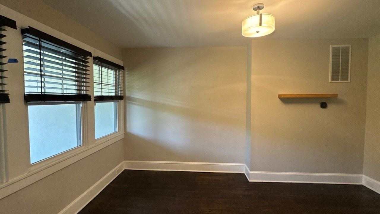 432 Kenneth Sq