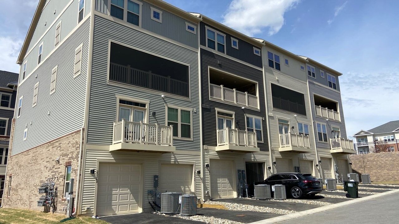 2528 Verona Place