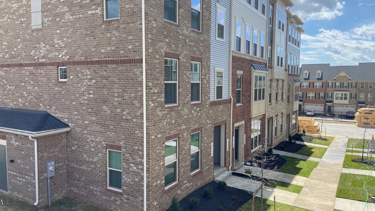 2528 Verona Place