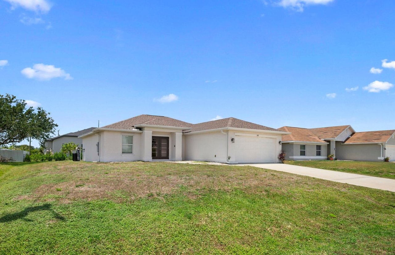 202 NW 25th Pl Cape Coral, FL 33993