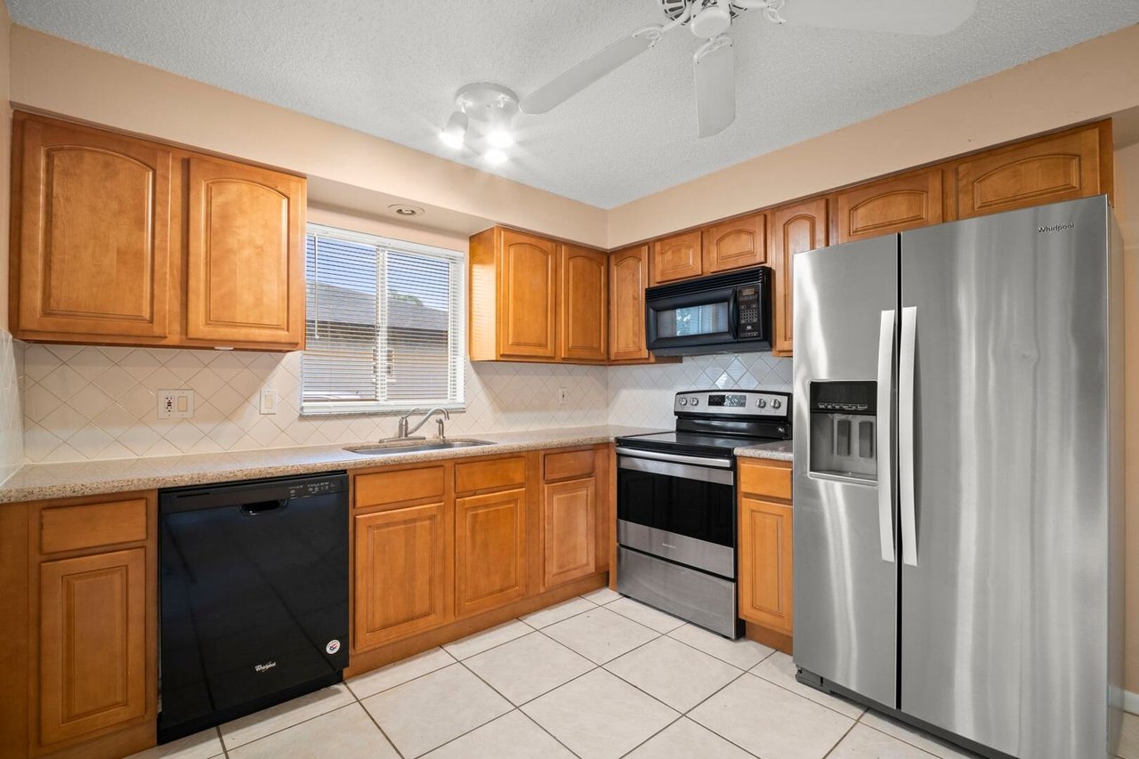 4406 Santa Barbara Blvd - Unit B Cape Coral, FL 33914