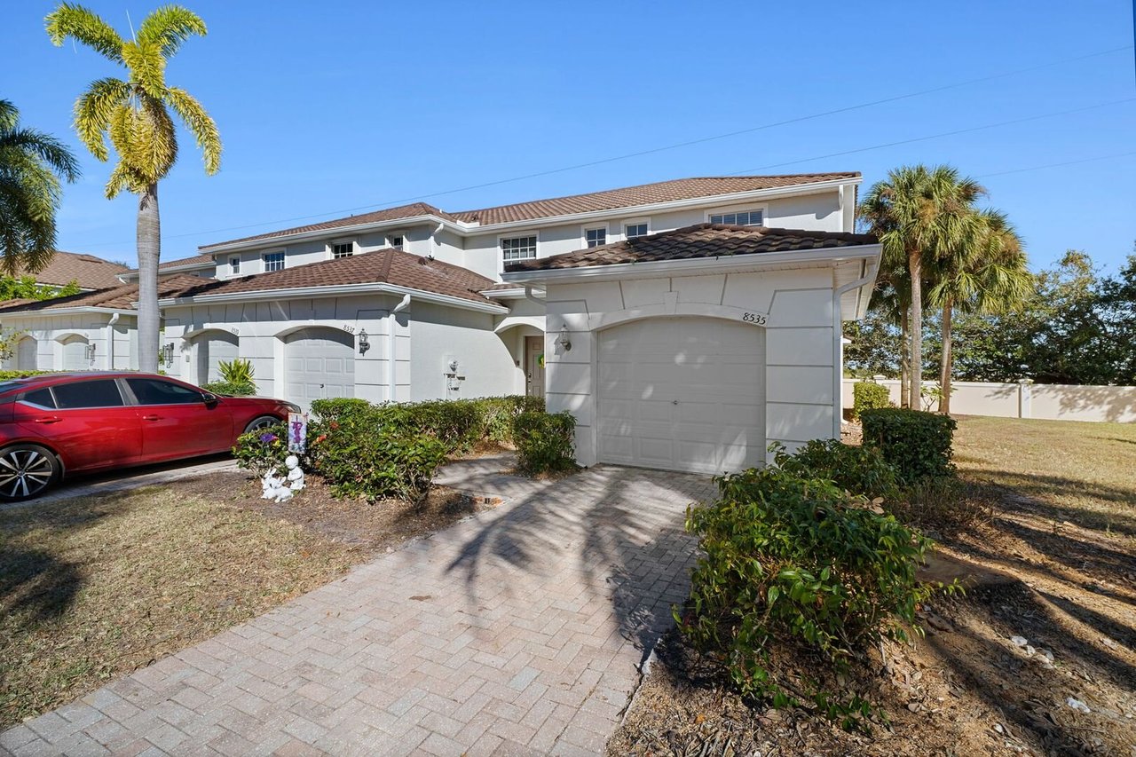 8535 Athena Ct Lehigh Acres, FL 33971