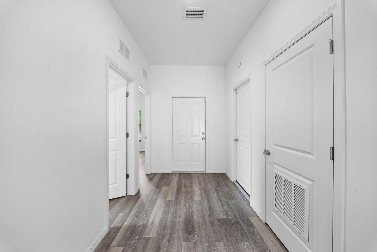4716 29th St SW Lehigh Acres, FL 33973