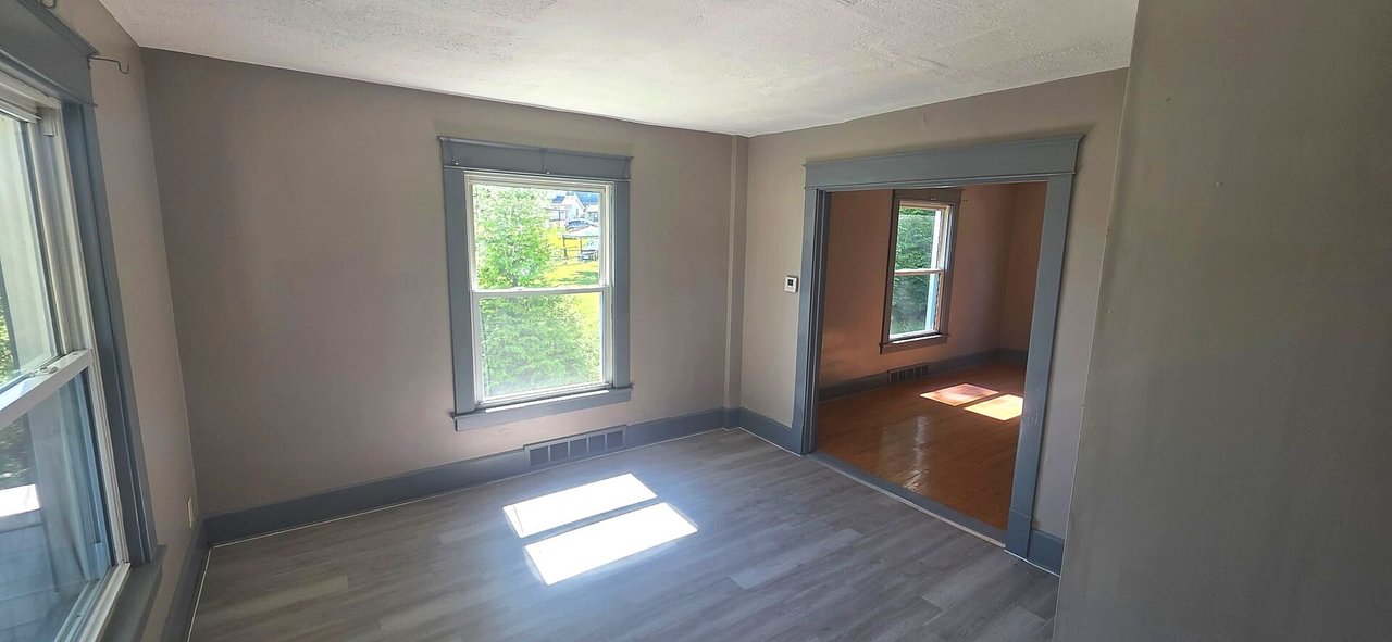 96 Parkway St Struthers, OH 44471
