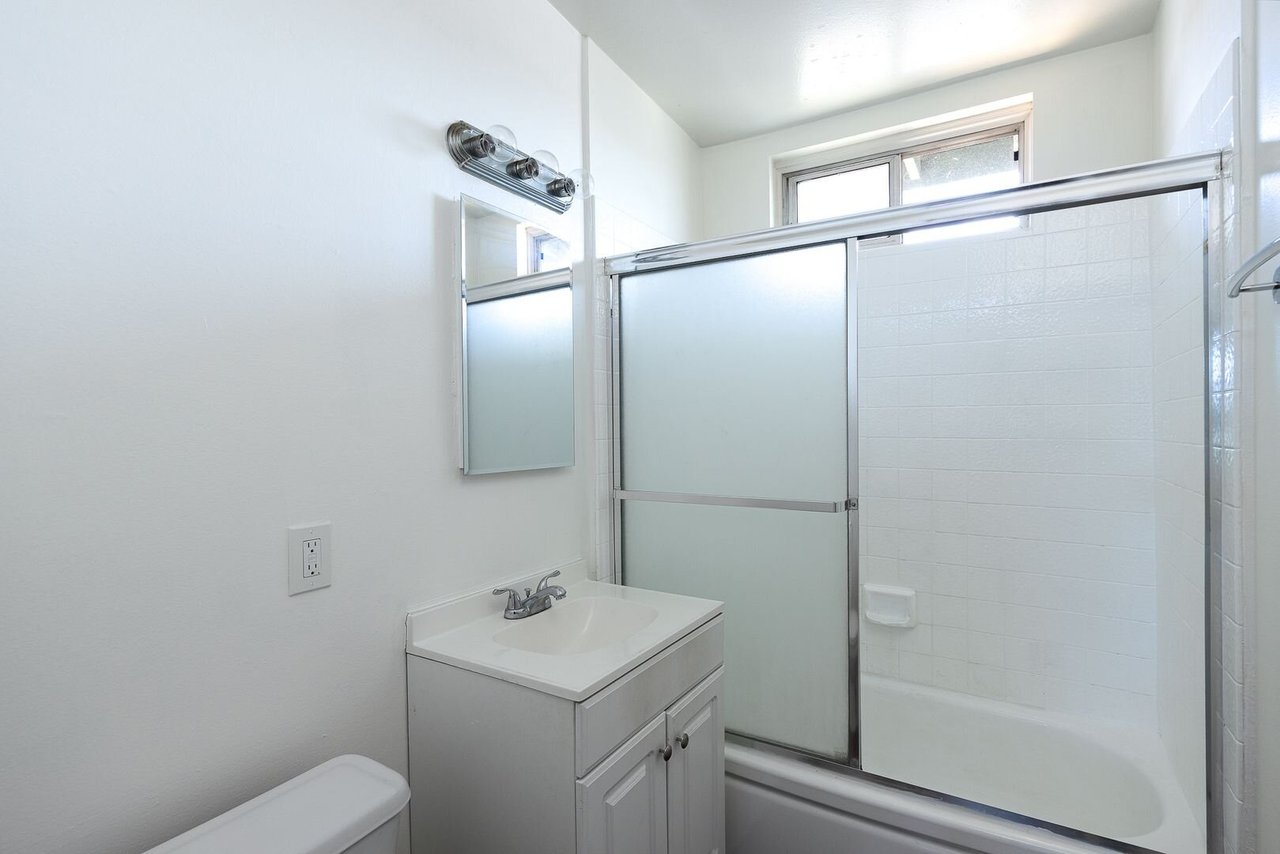 4910 Nautilus St Unit F Oxnard, CA 93035