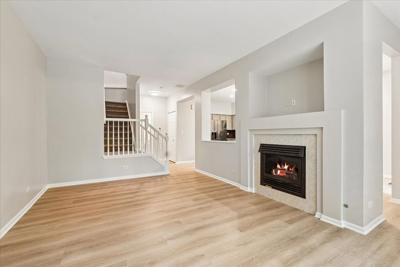 53 Braxton Lane Aurora, IL 60504