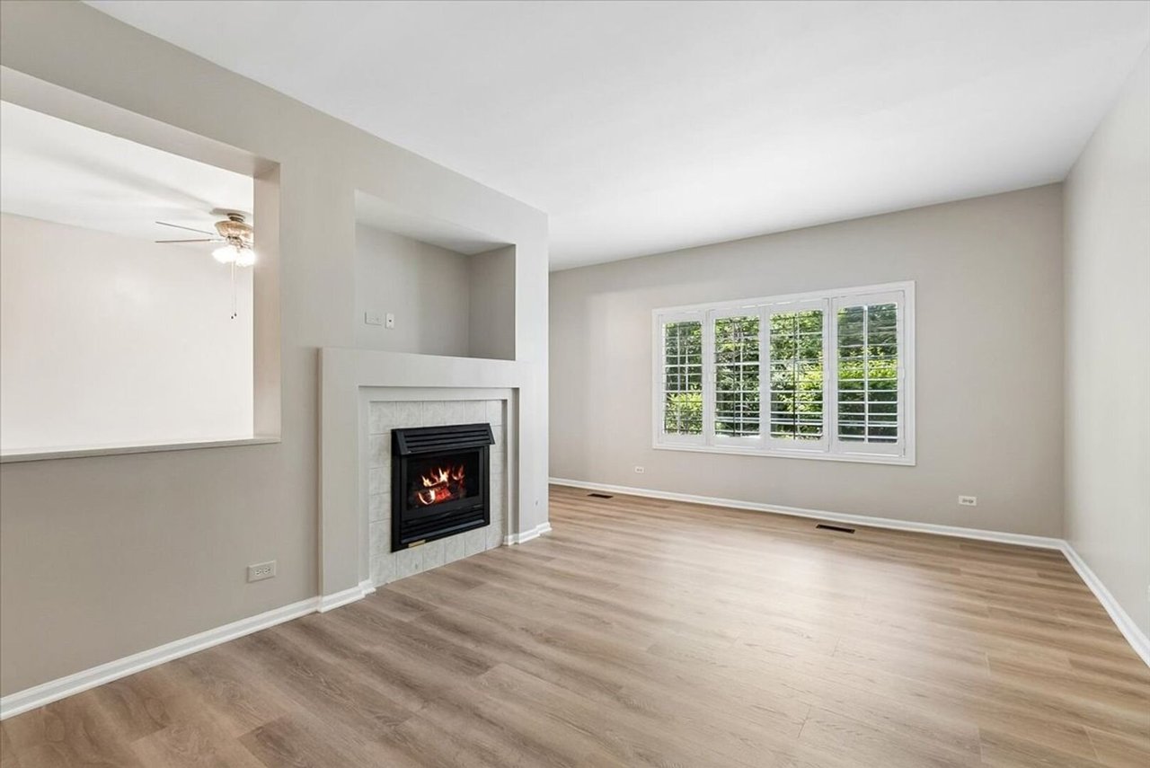 53 Braxton Lane Aurora, IL 60504