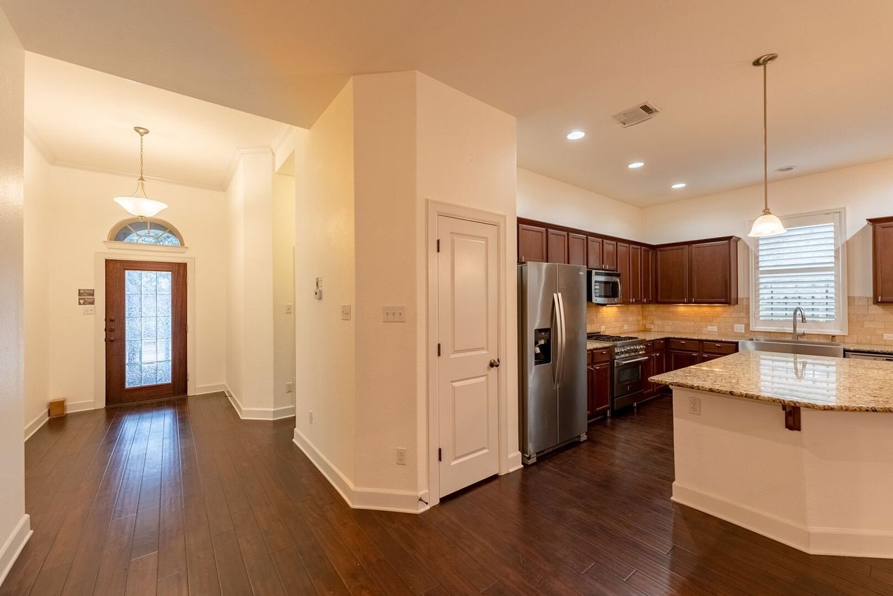 633 Cerezo Dr Leander, TX 78641