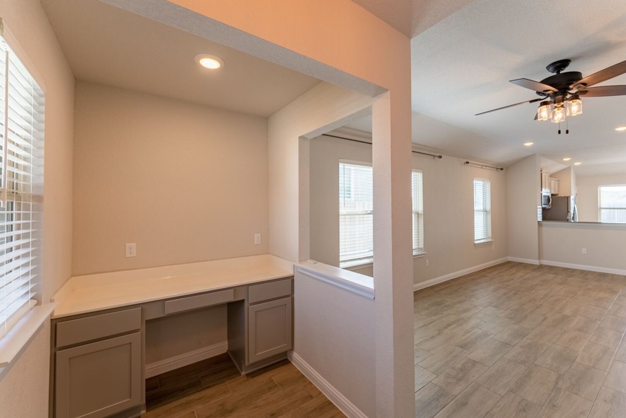8209 McKamy Dr Austin, TX 78744