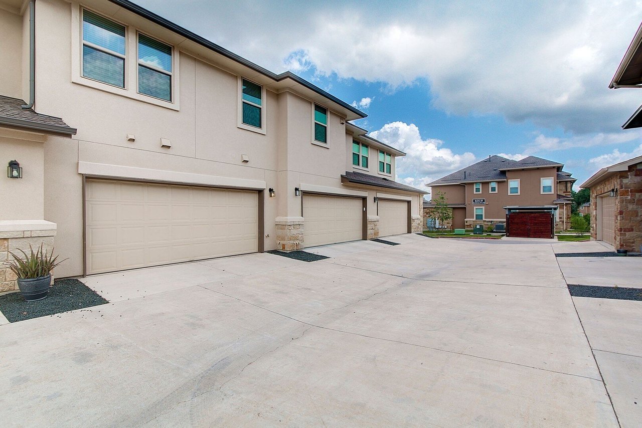 13800 Lyndhurst St #73 Austin, TX 78717-6062
