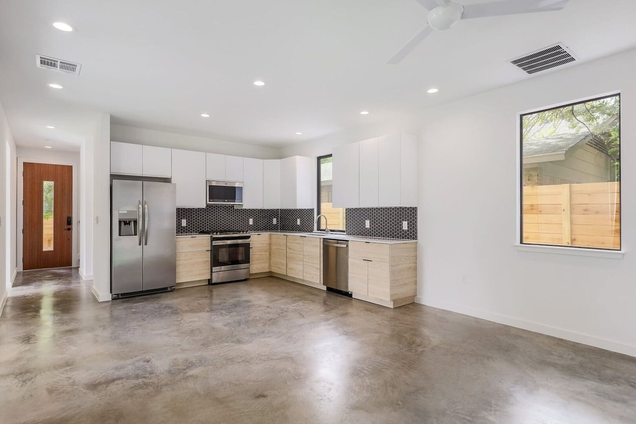 2104 Columbia Cove Unit B Austin, TX 78723