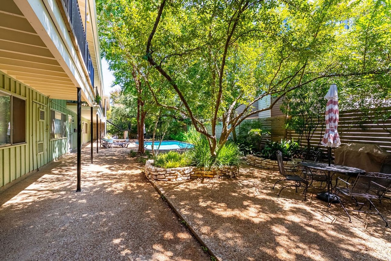 1514 Forest Trl #106 Austin, TX 78703