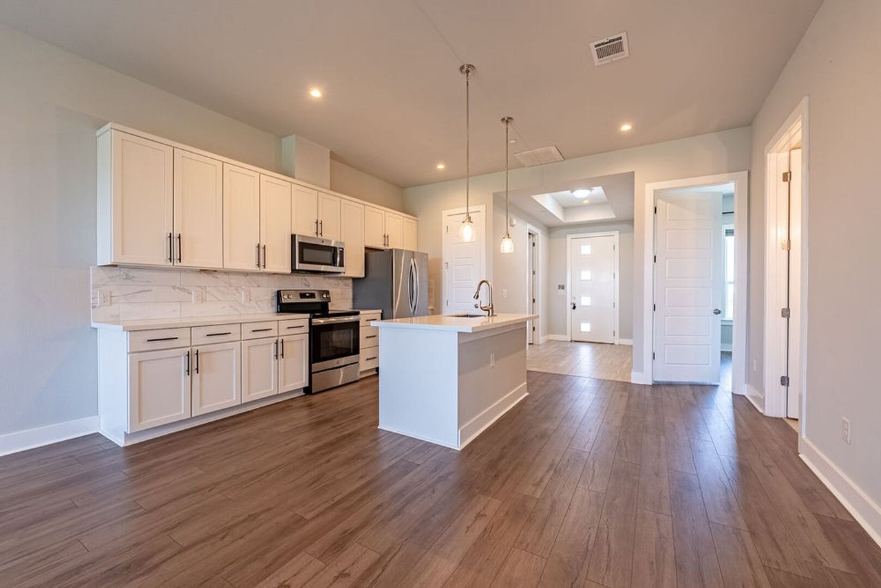 4507 E Martin Luther King Jr Blvd #131 Austin, TX 78721