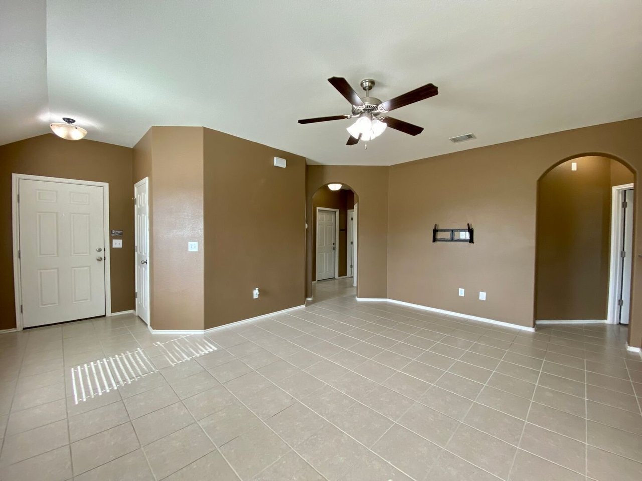 466 Eagle Brook Ln Buda, TX 78610