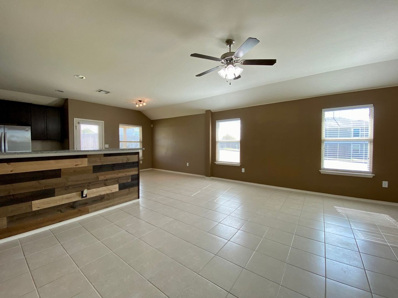 466 Eagle Brook Ln Buda, TX 78610
